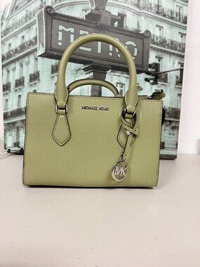 Michael Kors 35S3S6HS5L Sheila Small Satchel